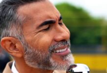 FERNANDO GIL han lanzado una nuevo sencillo TRIBUTO A JUAN GABRIEL.